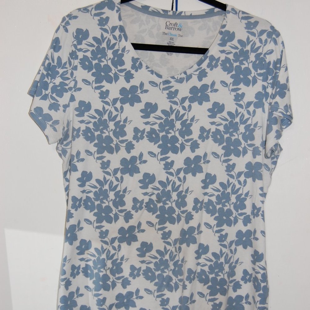 100% cotton, blue and white, floral tee